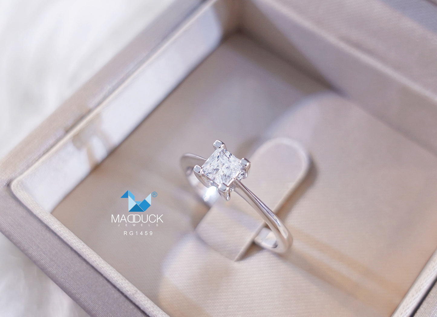 Madduckjewels แหวนเงินแท้ เพชร CZ ชุบโรเดียม RG1564WGR-RG1459