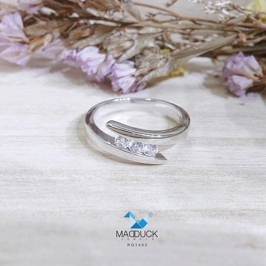 Women's ring – CZ in 925 silver by Madduck Jewels