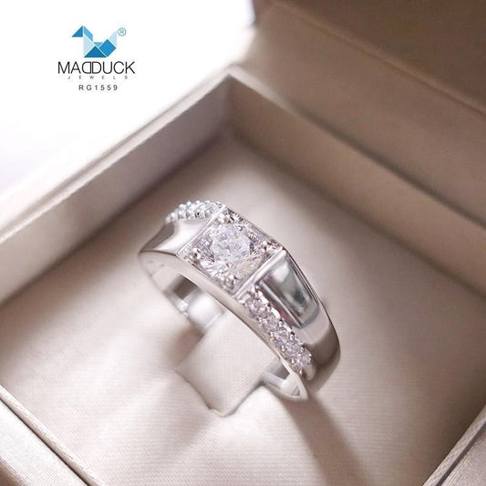 Unisex / male / female ring – CZ in 925 silver by Madduck Jewels