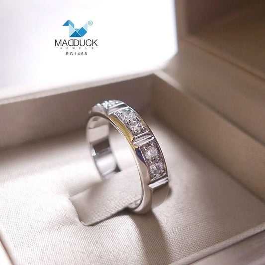 Women's ring – CZ in 925 silver by Madduck Jewels