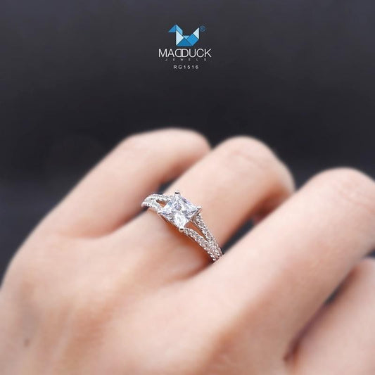 Women's ring – CZ in 925 silver by Madduck Jewels