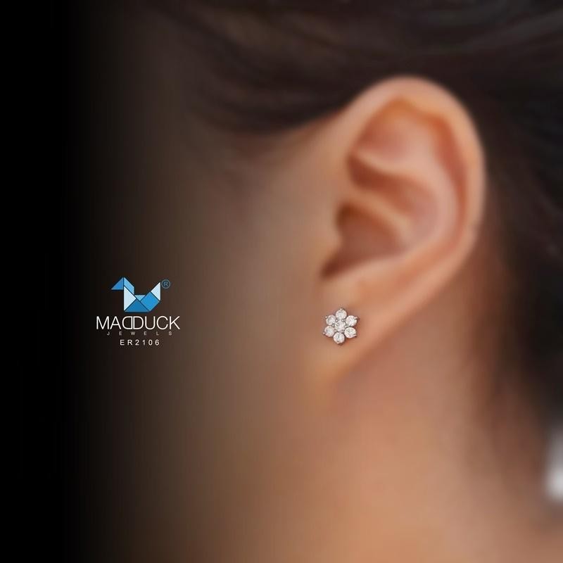 Elegant CZ Circle Stud Earrings in 925 Silver – Halo Style