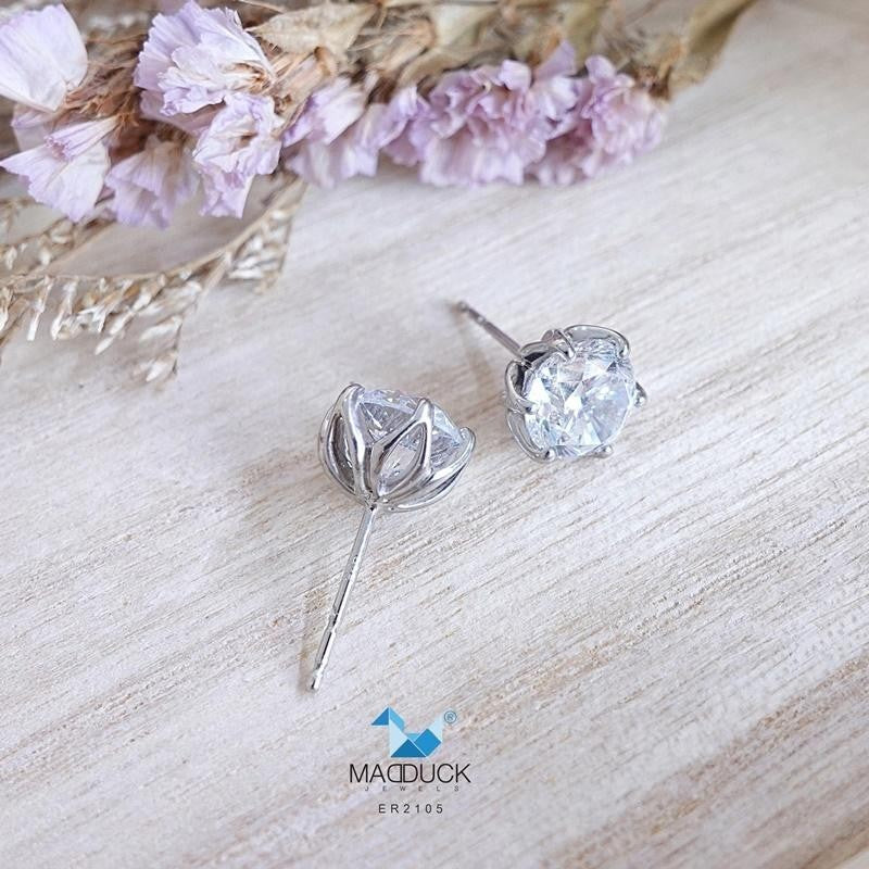 Minimalist CZ Stud Earrings in 925 Silver – Round Solitaire Design