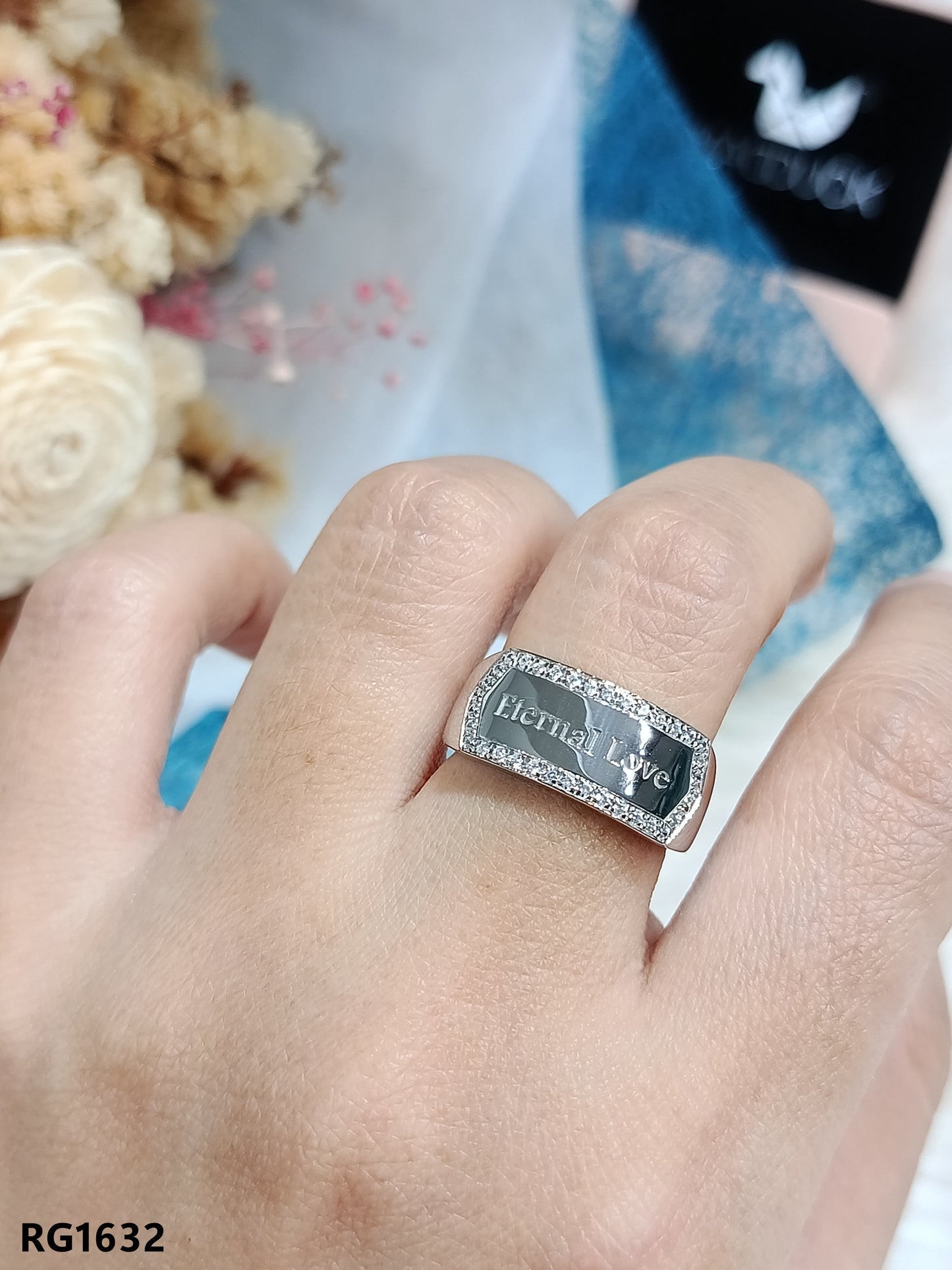 MadDuckJewels 9K White Gold (37.5%) Engagement & Wedding Ring – CZ / Moissanite / Lab-Grown Diamond – Rhodium Plated, Nickel-Free – RG1632-W09