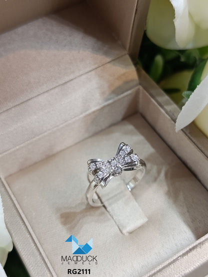 MadDuckJewels Sterling Silver 925 Engagement & Wedding Ring – CZ / Moissanite / Lab-Grown Diamond – Rhodium Plated, Nickel-Free – RG2111