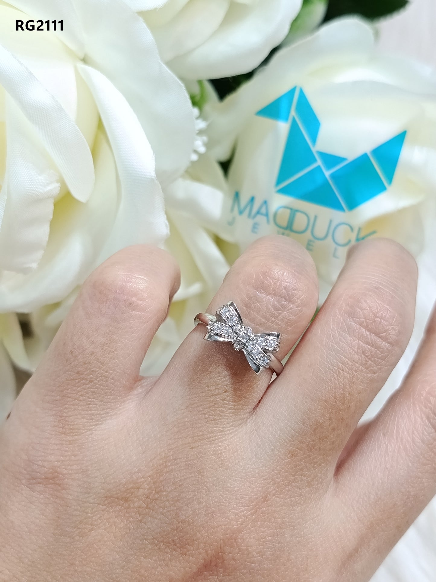 MadDuckJewels Sterling Silver 925 Engagement & Wedding Ring – CZ / Moissanite / Lab-Grown Diamond – Rhodium Plated, Nickel-Free – RG2111