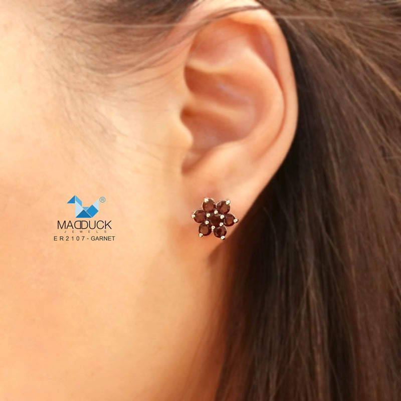 Madduckjewels | Natural Garnet Earrings | Flower Design | 925 Sterling Silver Rhodium-plated | ER2107gn