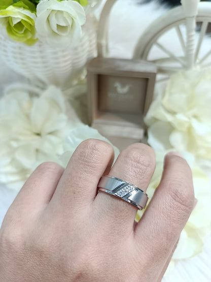 Cubic Zirconia / Sterling Silver 925 Ring / Rhodium plated Nickel-Free / MadDuckJewels RG1507WGR