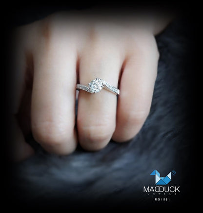 0.60 Cts Cubic Zirconia / Sterling Silver 925 Ring / Rhodium plated Nickel-Free / MadDuckJewels RG1561