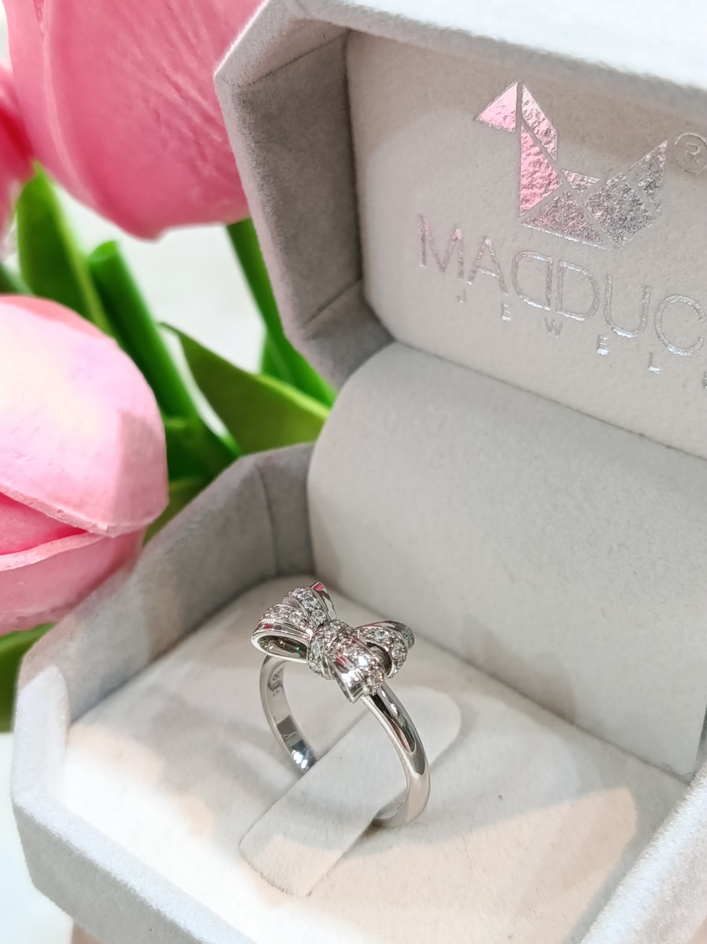 MadDuckJewels Sterling Silver 925 Engagement & Wedding Ring – CZ / Moissanite / Lab-Grown Diamond – Rhodium Plated, Nickel-Free – RG2111