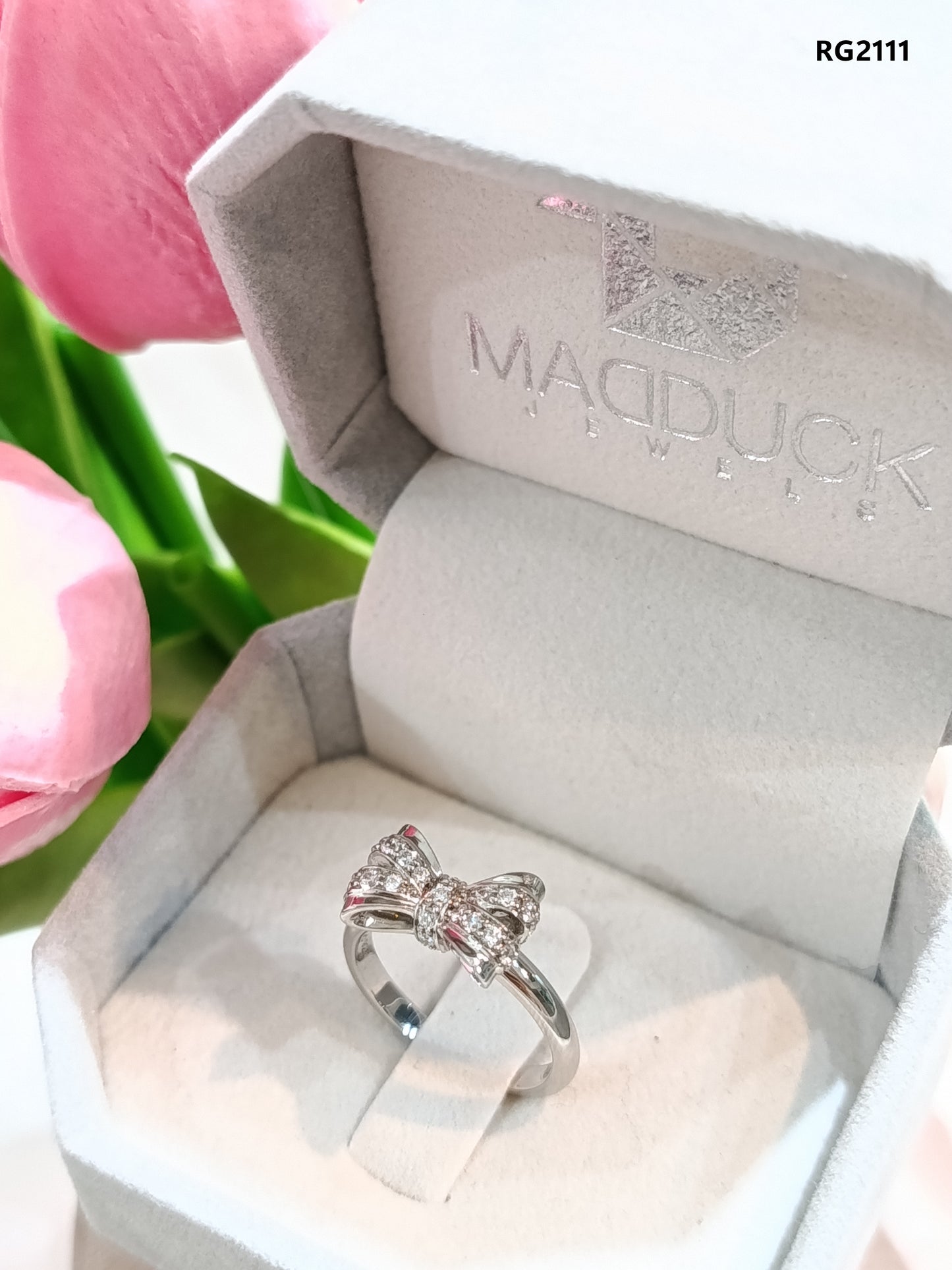 MadDuckJewels Sterling Silver 925 Engagement & Wedding Ring – CZ / Moissanite / Lab-Grown Diamond – Rhodium Plated, Nickel-Free – RG2111