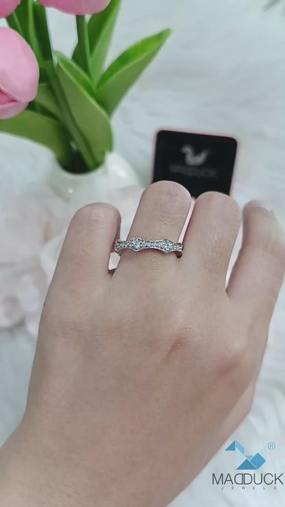 MadDuckJewels Sterling Silver 925 Engagement & Wedding Ring – CZ / Moissanite / Lab-Grown Diamond – Rhodium Plated, Nickel-Free – RG2106
