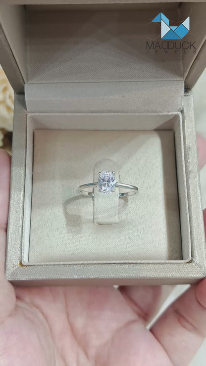 MadDuckJewels RG2603 Oval Solitaire Engagement &amp; Wedding Ring – 925 Sterling Silver – CZ / Moissanite / Lab-Grown Diamond – Rhodium Plated, Nickel-Free