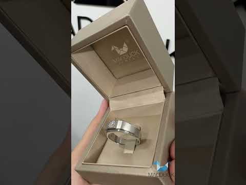 Madduckjewels แหวนเงินแท้ เพชร CZ ชุบโรเดียม RG1826WGR