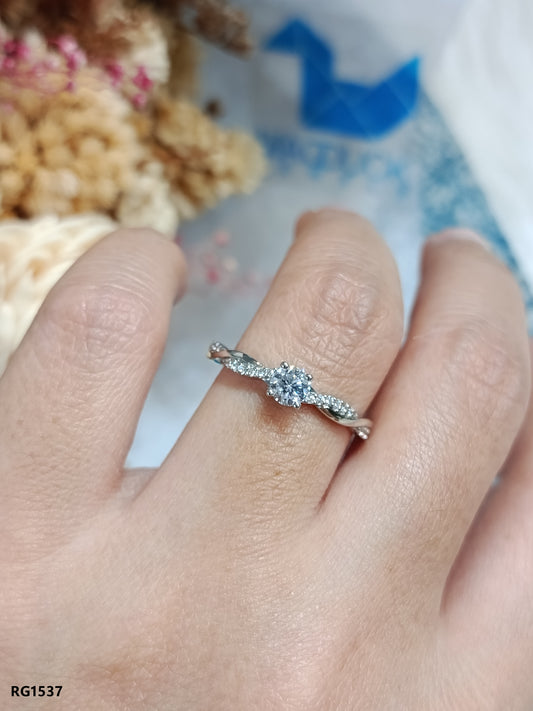 MadDuckJewels Sterling Silver 925 Engagement & Wedding Ring – CZ / Moissanite / Lab-Grown Diamond – Rhodium Plated, Nickel-Free – RG1537