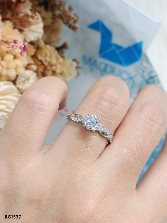 MadDuckJewels Sterling Silver 925 Engagement & Wedding Ring – CZ / Moissanite / Lab-Grown Diamond – Rhodium Plated, Nickel-Free – RG1606