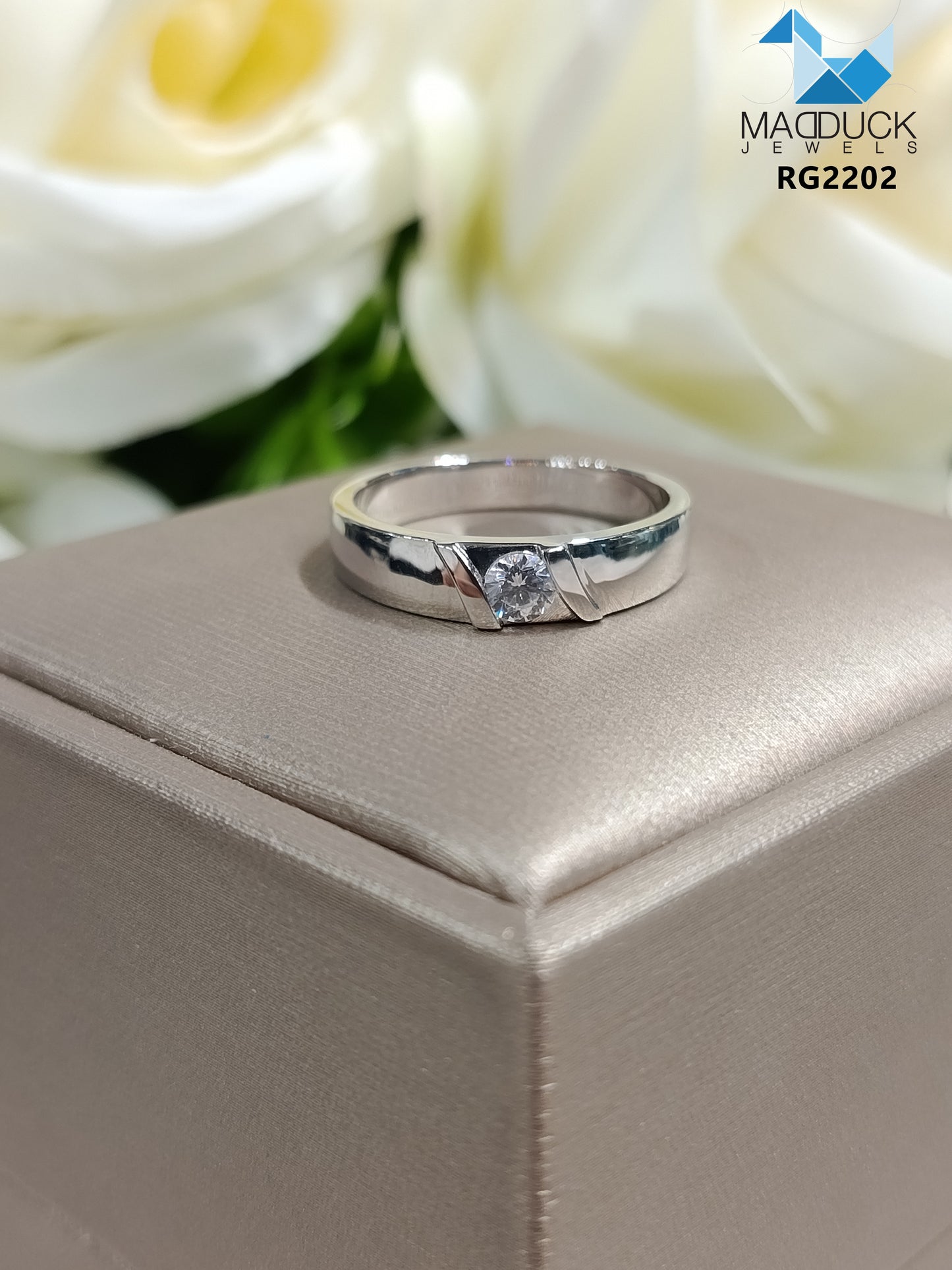 MadDuckJewels Sterling Silver 925 Engagement & Wedding Ring – CZ / Moissanite / Lab-Grown Diamond – Rhodium Plated, Nickel-Free – RG2202