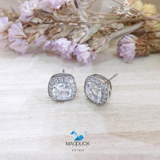 Elegant CZ Circle Stud Earrings in 925 Silver – Halo Style