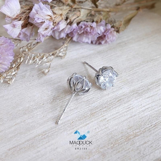 Minimalist CZ Stud Earrings in 925 Silver – Round Solitaire Design