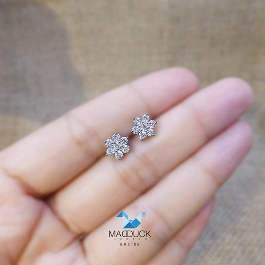 Elegant CZ Circle Stud Earrings in 925 Silver – Halo Style