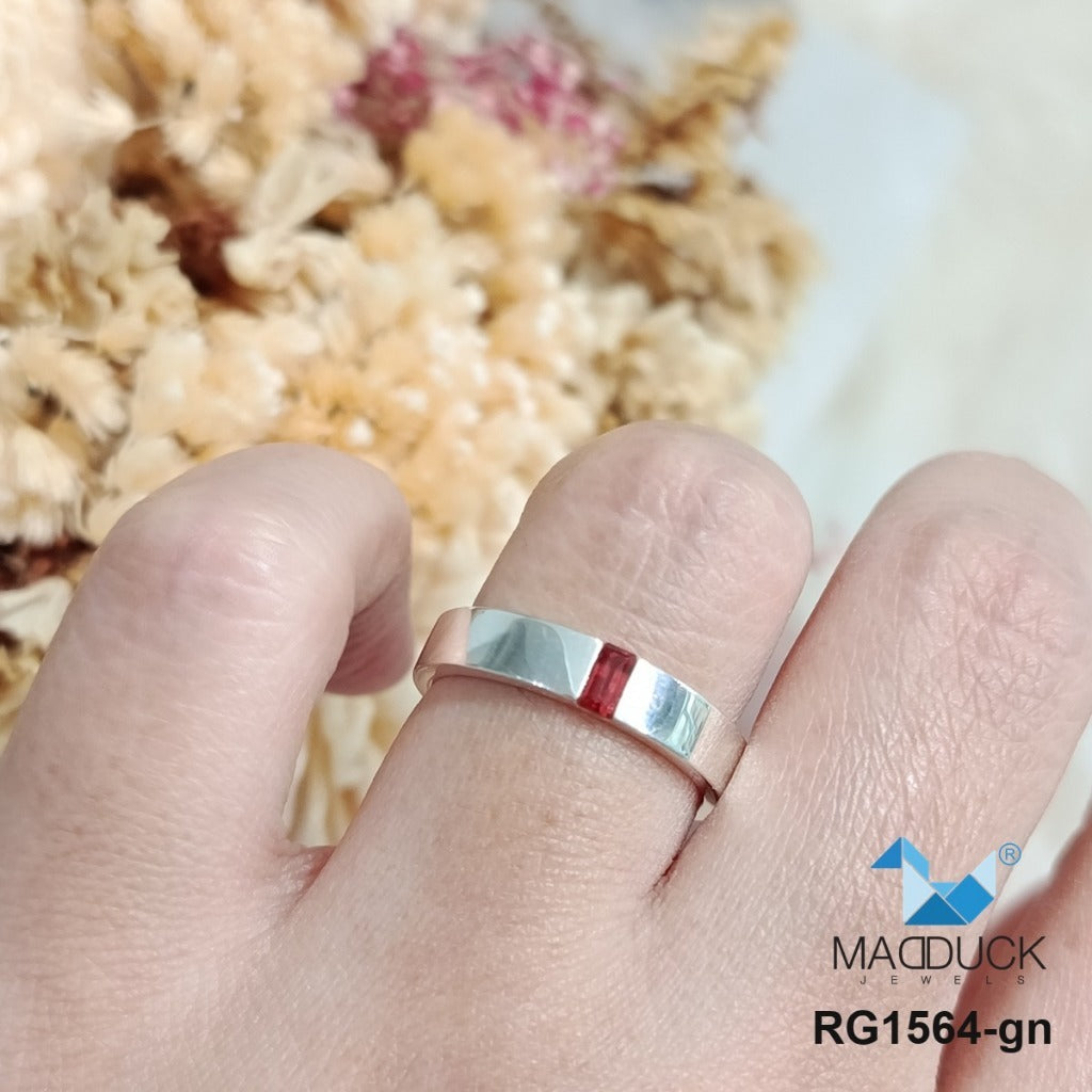 Madduckjewels | Natural Garnet Ring | Polished Band | 925 Sterling Silver Rhodium-plated | RG1564-gn