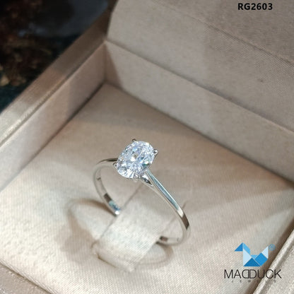 MadDuckJewels RG2603 Oval Solitaire Engagement &amp; Wedding Ring – 925 Sterling Silver – CZ / Moissanite / Lab-Grown Diamond – Rhodium Plated, Nickel-Free