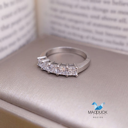 MadDuckJewels Sterling Silver 925 Engagement & Wedding Ring – CZ / Moissanite / Lab-Grown Diamond – Rhodium Plated, Nickel-Free – RG2105